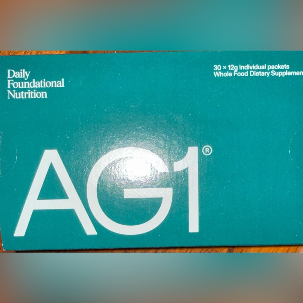 AG1. Box of 30 Servings. Daily Foundational Nutrition Supplement - Green